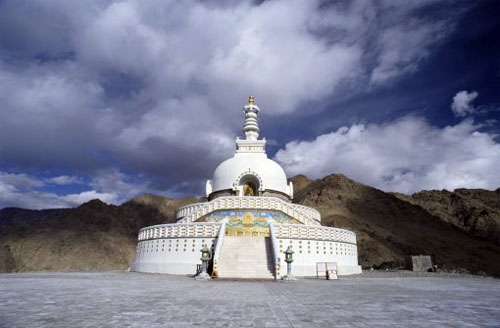 Manufacturers Exporters and Wholesale Suppliers of Leh Monastery Tour SRINAGAR 